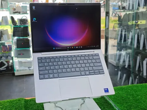 HP ELITEBOOK 8 G1i