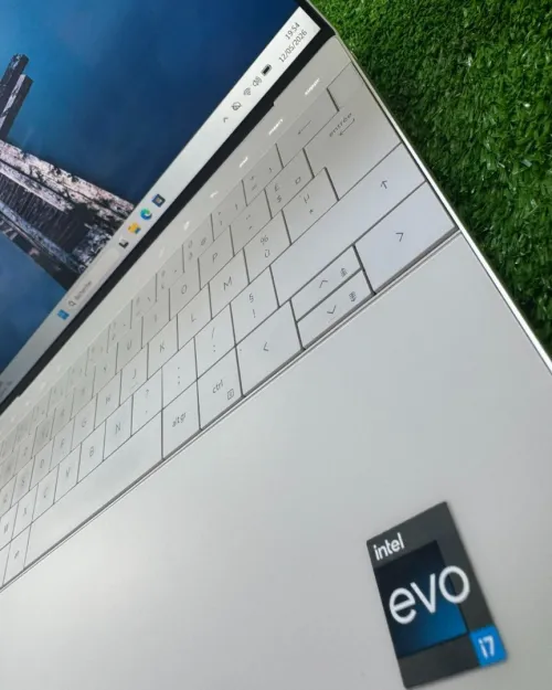 DELL XPS PLUS 9320 serie P
