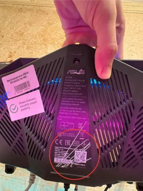 ASUS RT-AX82U Routeur gaming AX5400 avec Wi-Fi 6