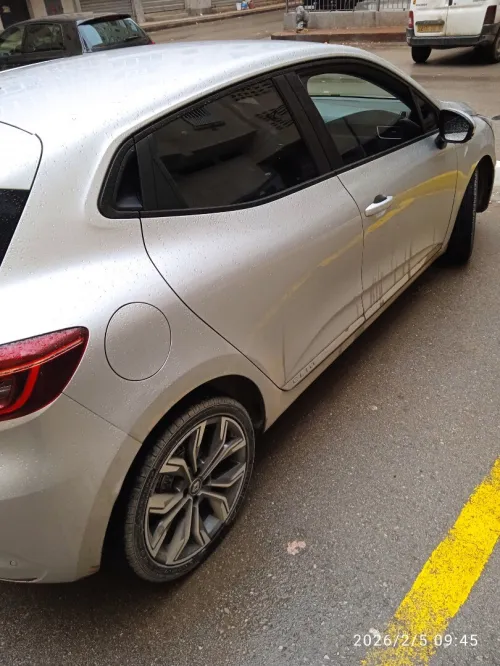 Renault CLIO5 2021 TECH