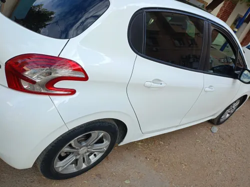 Peugeot 208 2013 Allure