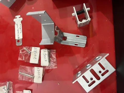 lots de vis différentes dimensions en liquidation à très bon prix 