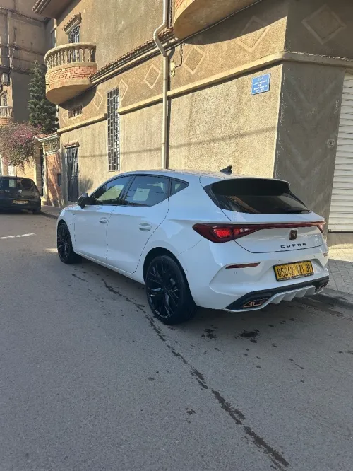 Cupra  Leon 2021 