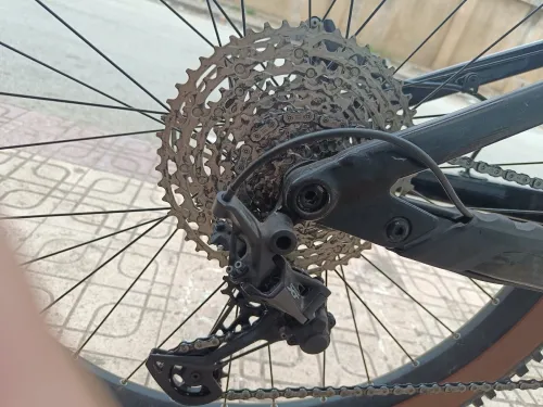 EMTB CUBE CARBON 2024