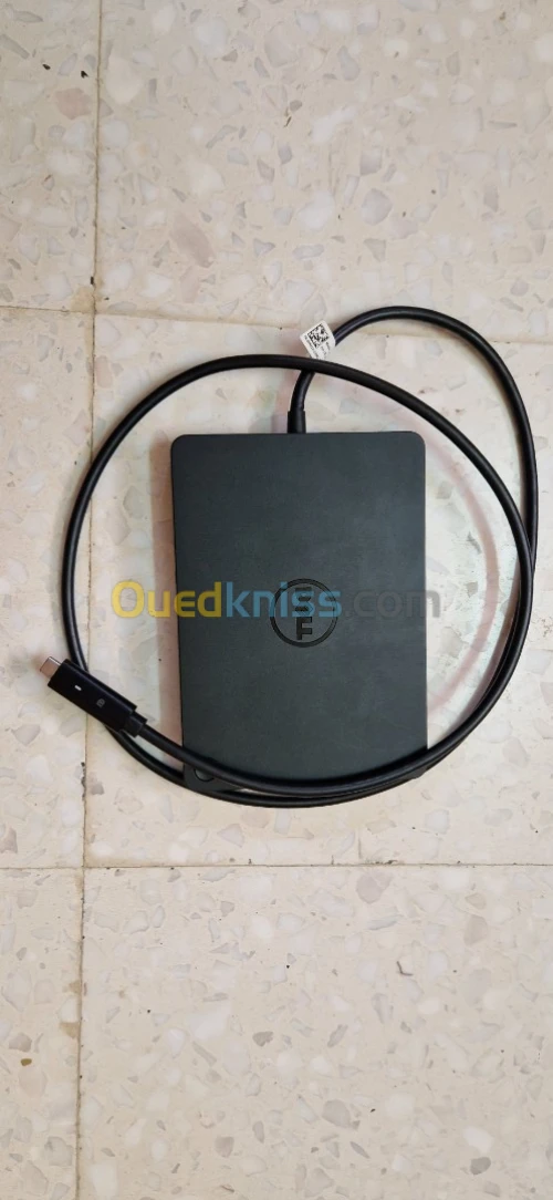 DELL  Docking Station WD15