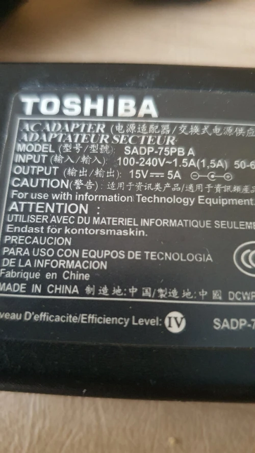 Chargeur laptop type TOSHIBA PA3469U-1ACA  15V - 5 A