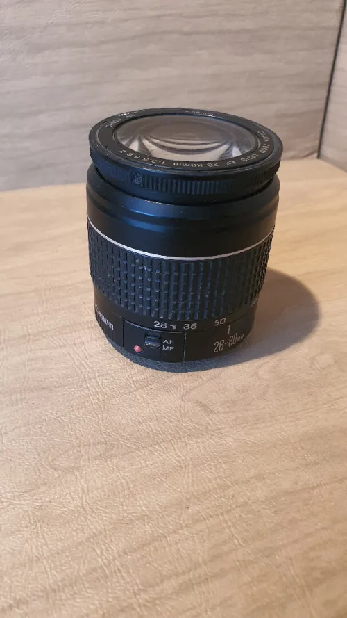 Objectif Canon EF Zoom 28 / 80 mm 1:3.5-5.6 II  ; 2 crochets cassés 