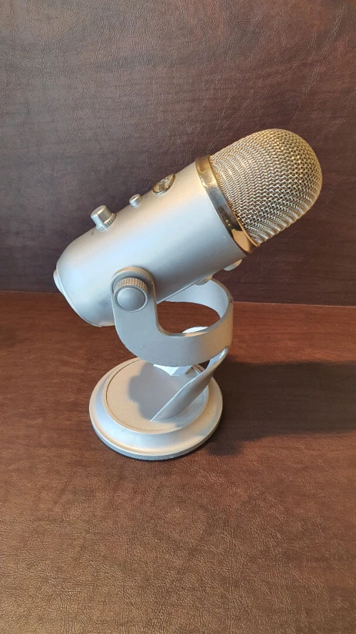 Microphone USB Blue Yeti, Microphone for Recording, Streaming, Gaming, Podcasting; LOGITECH