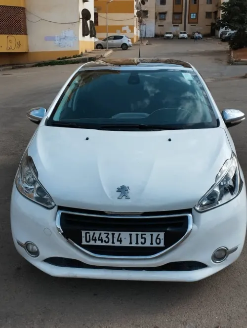 Peugeot 208 2015 Allure