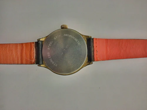Montre de marque ( TANAGRA ). سـاعـة يـد