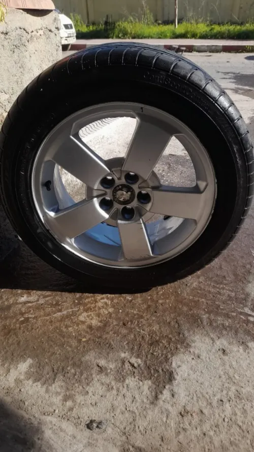 pneus avec jantes alliage Skoda 2009