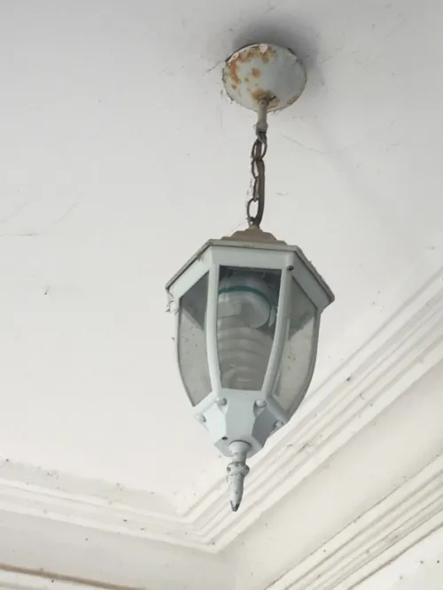 Occas Lustres Modernes + Meubles à Vendre 
