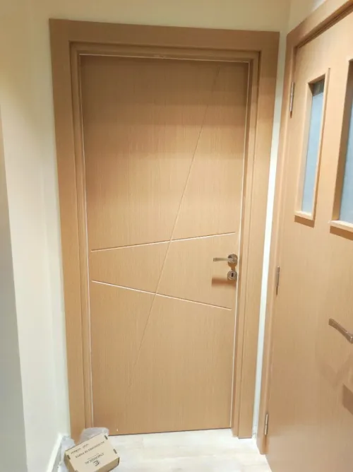 Montage Porte Intérieur Modern PVC Bois et mdf