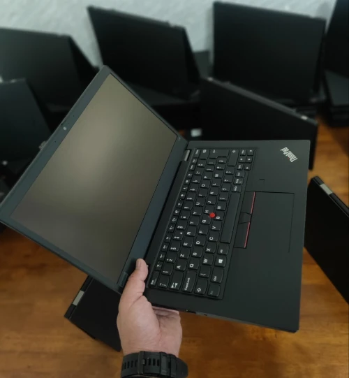 Lenovo thinkpad Intel i7 10510U