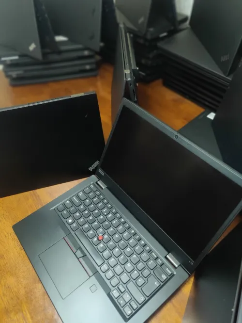 Lenovo thinkpad Intel i7 10510U