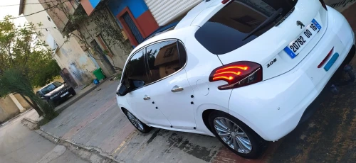 Peugeot 208 2017 Access Facelift