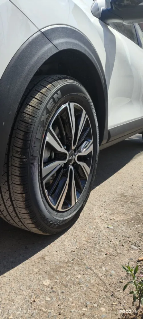 Kia KX1 2025 Black roof