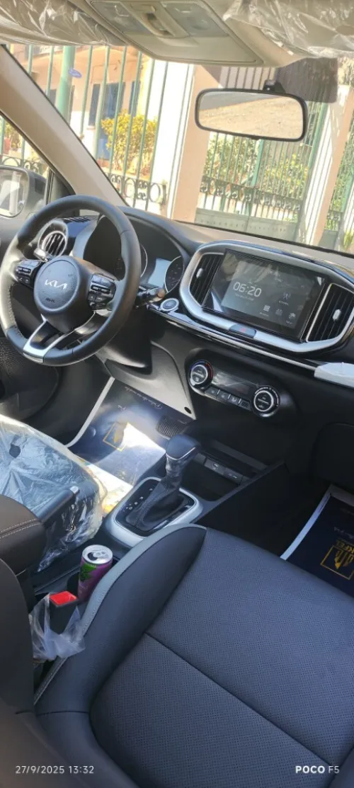 Kia KX1 2025 Black roof