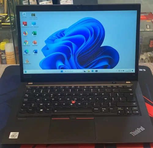 THINKPAD T14s  i7 10510U Ram 16 ddr4  SSD 256 NVME