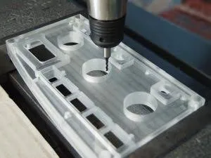 Usinage CNC d'aluminium et plastique industriels 