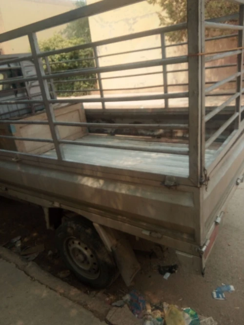 Les ridelles  occasion . + plateau camion neuf