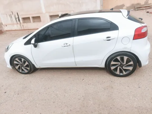 Kia Rio 5 portes 2015 Funny Facelift 