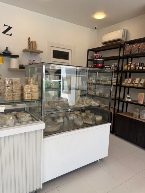 Frigo comptoir et présentoirs