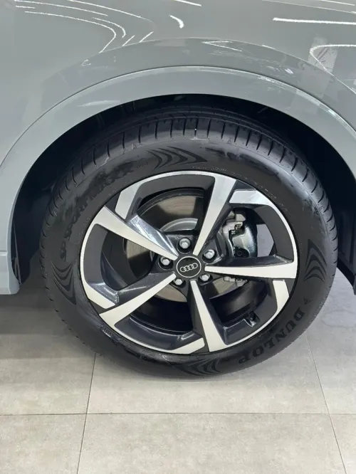 Audi Q3 2026 S-LINE