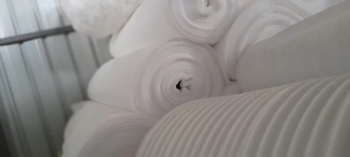 فوم البولي إيثيلين تحت النجيلة الصناعية/Mousse en polyéthylène sous le gazon synthétique