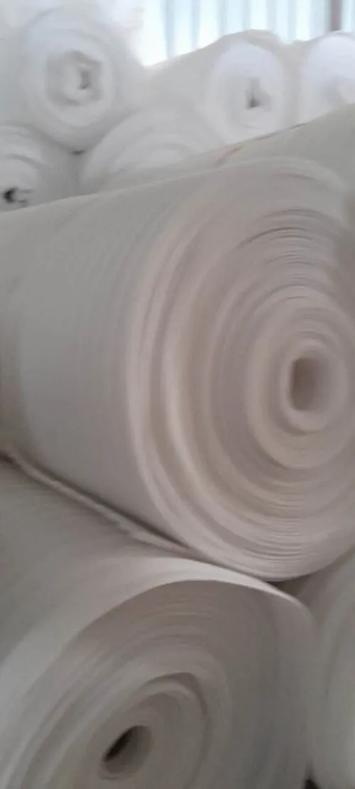 فوم البولي إيثيلين تحت النجيلة الصناعية/Mousse en polyéthylène sous le gazon synthétique
