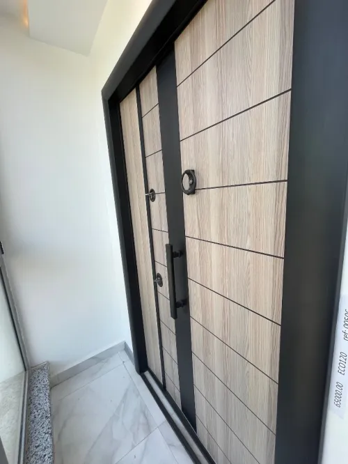 Des portes extérieur 