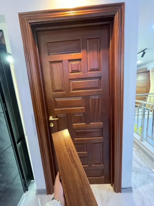 Des portes intérieur et extérieur bois (rouge ,Sapelli ,chêne)