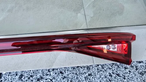 Feux arrière central cupra leon 