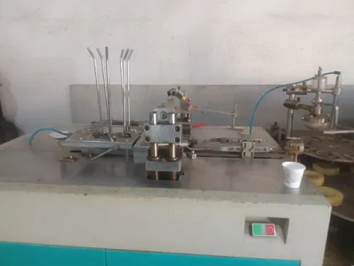 Machine de fabrication de gobelet
