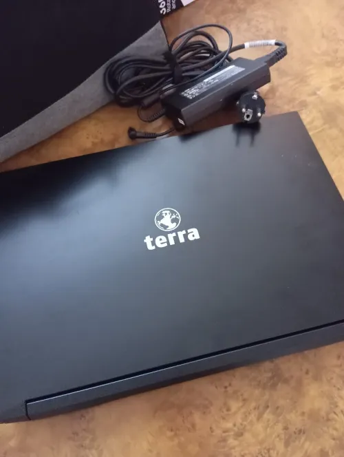 Terra mobile i7-9750H