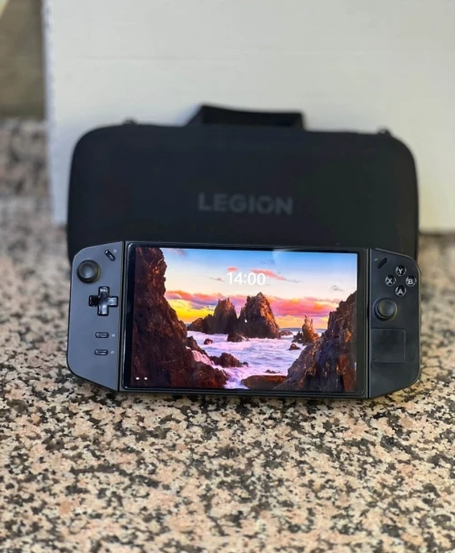 LENOVO Legion Go - Console Gaming Écran 8,8" FHD 144Hz - AMD Ryzen Z1 Extreme - 16Go RAM, 512Go SSD