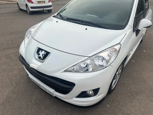 Peugeot 207 2012 Fennec