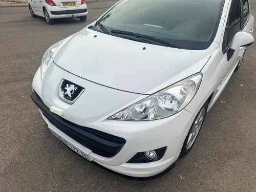 Peugeot 207 2012 Fennec