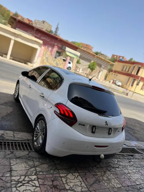 Peugeot 208 2015 Access Facelift