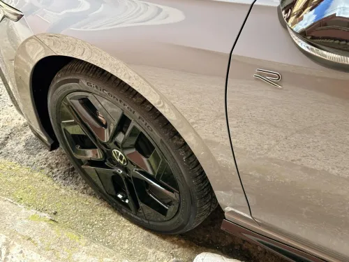Volkswagen Golf 8 2025 R-Line