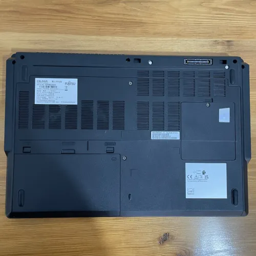 Fujitsu Celsius H7510 Workstation | i7-10850H 64Go RAM | 512Go SSD | Quadro T2000