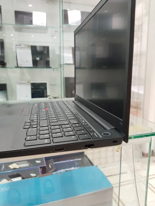 Lenovo Thinkpad E15 | i5 10210U Ram 16Go SSD 256Go Ecran 15.6"