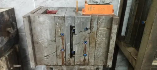 Moule injection boîte encastrement le grand 