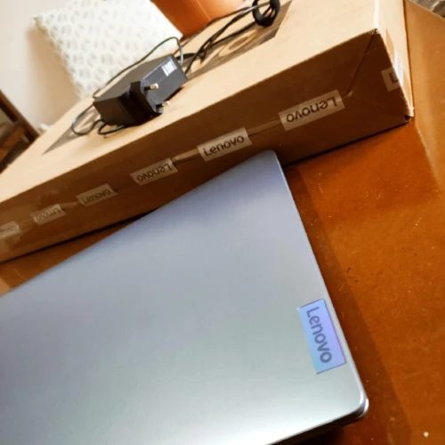 IdeaPad 3  -intel i5 11th gen, 8gb ram,512 gb ssd