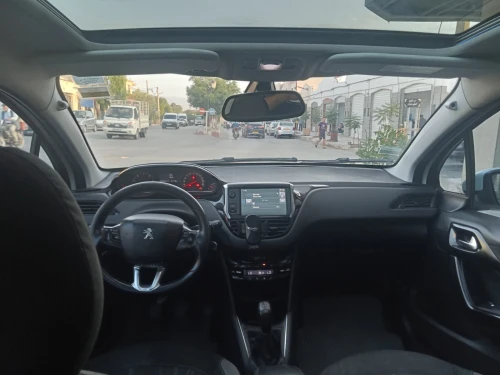 Peugeot 208 2015 Allure