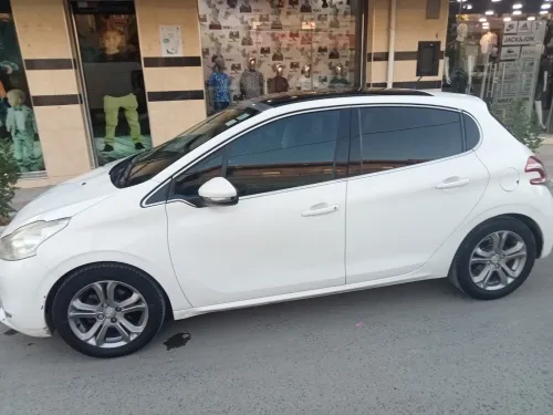 Peugeot 208 2015 Allure