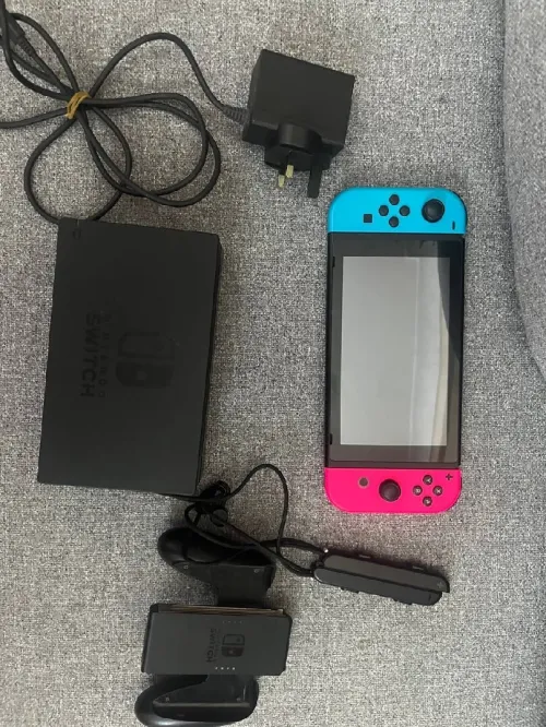 Nintendo switch v2 état neuf 11/10