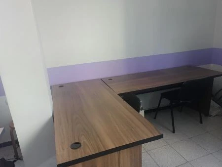 A vendre lot de tables bureaux
