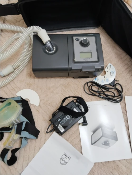 جهاز CPAP Philips Respironics REMstar Auto مع مرطّب هواء