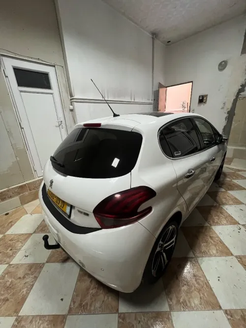 Peugeot 208 2019 Allure Facelift